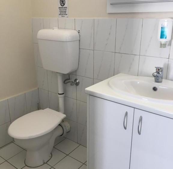 Номер Deluxe, City West Motel