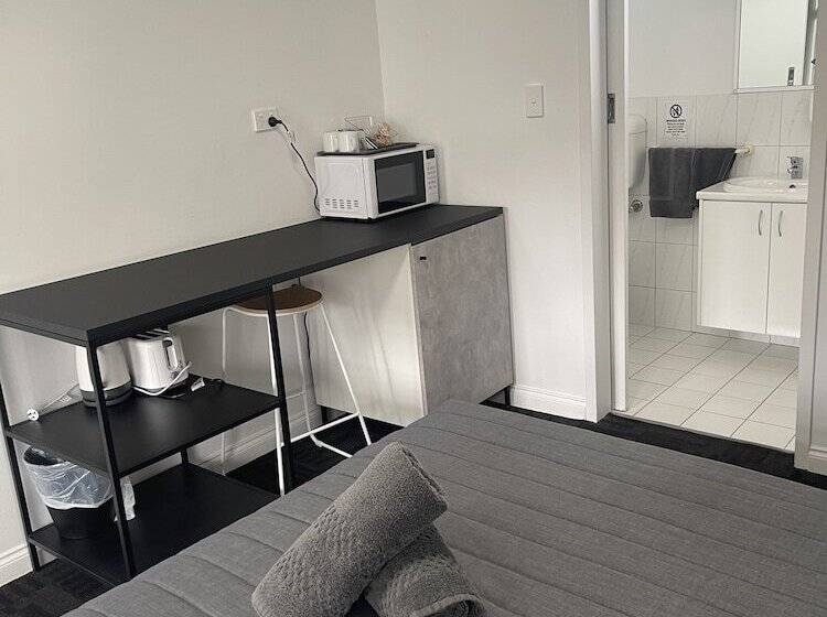 スタンダードルーム, City West Motel