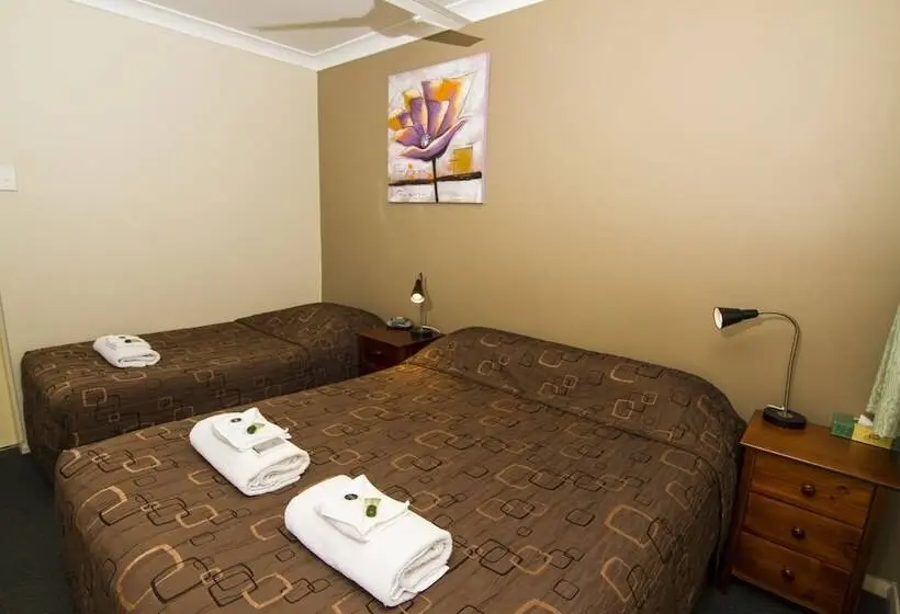 Perhehuone, Green Gables Motel