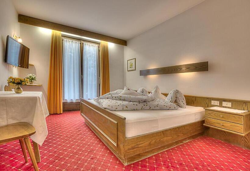 标准三人间, Garnì Bel Air