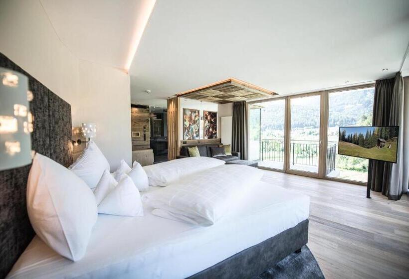 スーペリアースイート, Kronblick