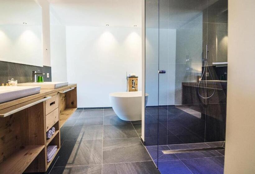 キングサイズベッドのデラックススイート, Kronblick