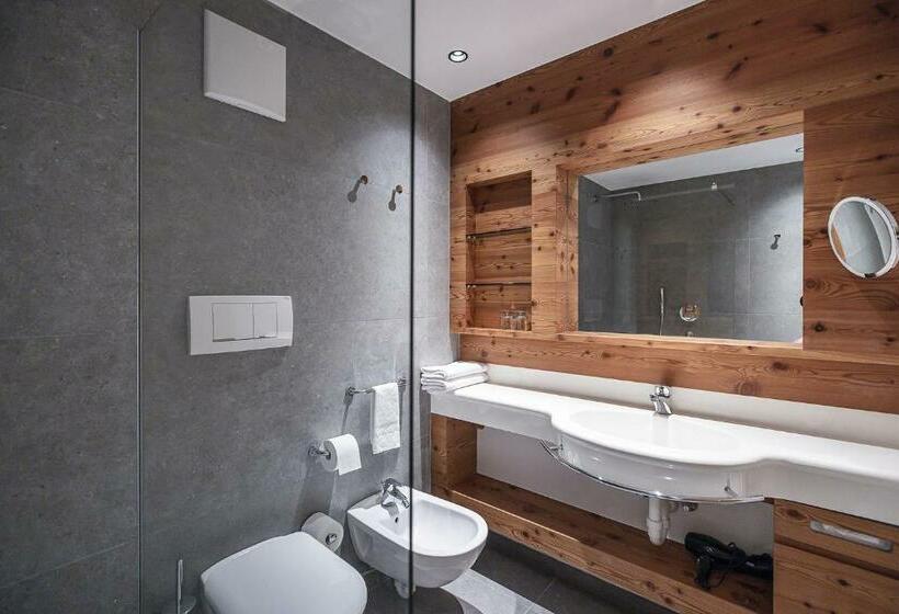 جناح جونيور مزوَّد بشرفة, Lanerhof Active/spa/balance