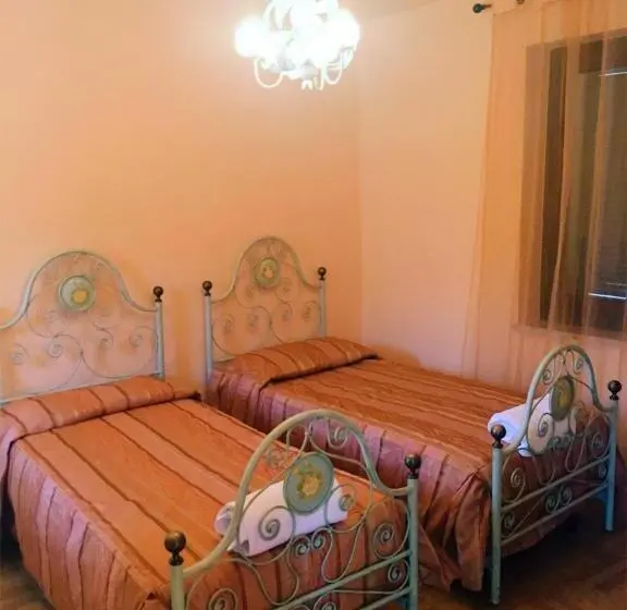 Economy Quadruple Room, Le Lanterne