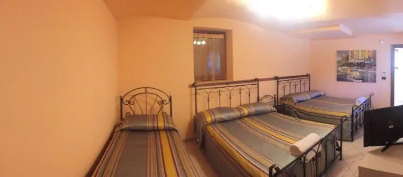 Economy Triple Room, Le Lanterne