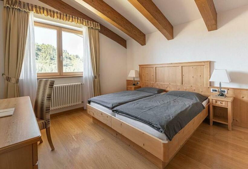 חדר סטנדרט לשלושה, Rifugio Solander