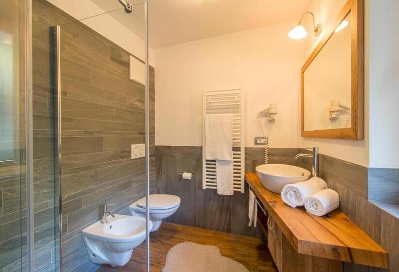 اتاق سوپریور, Sassleng