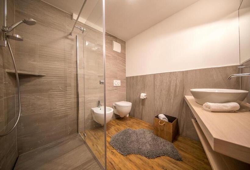 Pokój Superior, Sassleng