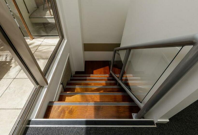 １ベッドルームアパートメント, The Waterloo Bay