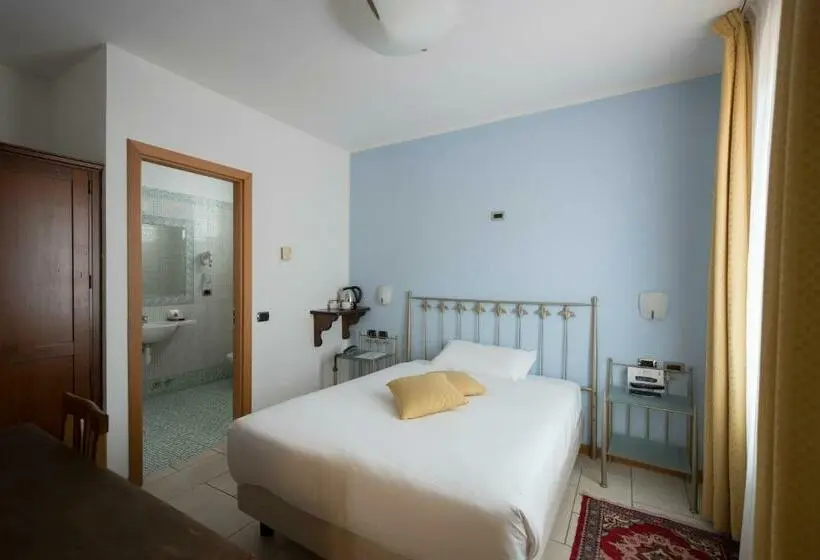 Standard Yhden Hengen Huone, Villa Colico