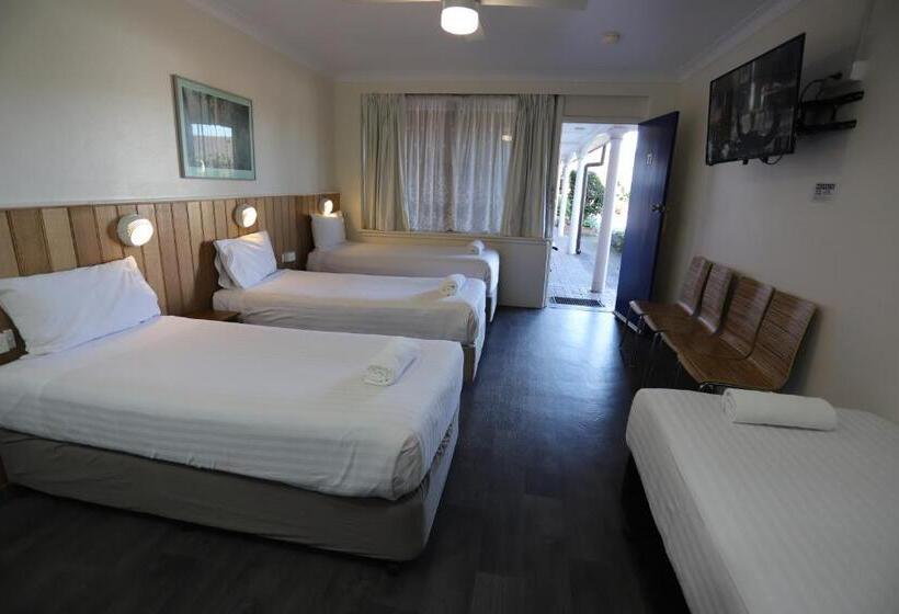 家庭间, Reign Inn Newcastle