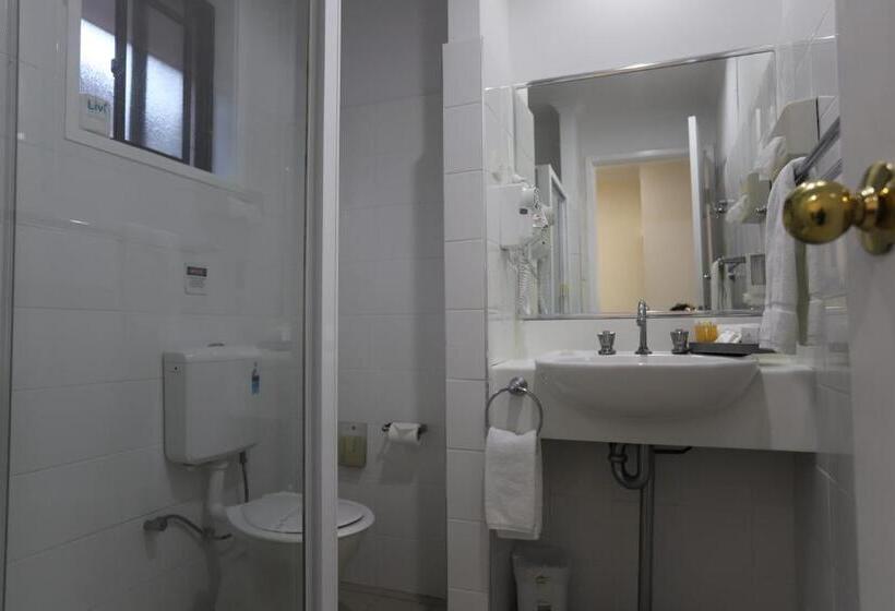 带特大床的豪华房间, Reign Inn Newcastle