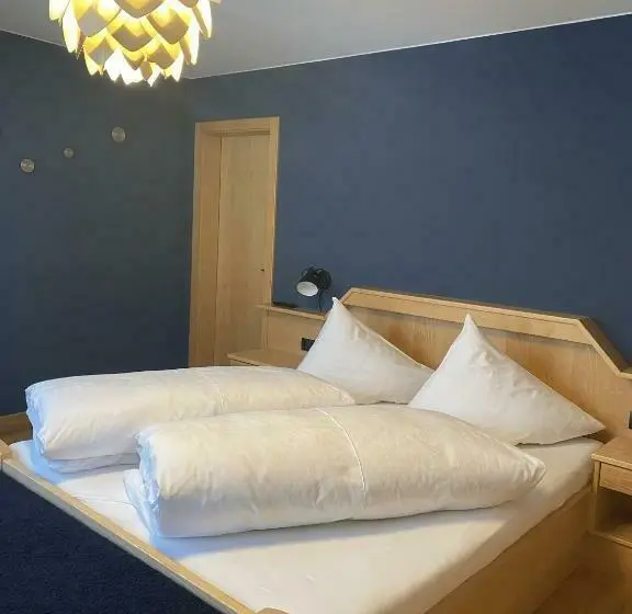 Huoneisto 1 Makuuhuone, Appartementhaus Arnika