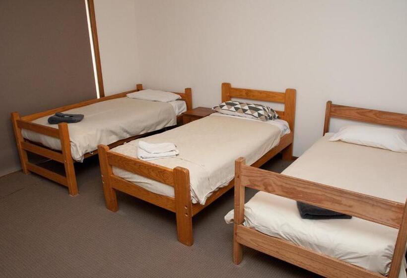 آپارتمان 3 خوابه, The Swiss Motel