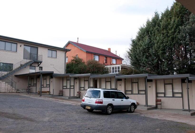 اتاق خانوادگی, The Swiss Motel