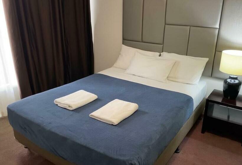 غرفة قياسية, Tollgate Motel