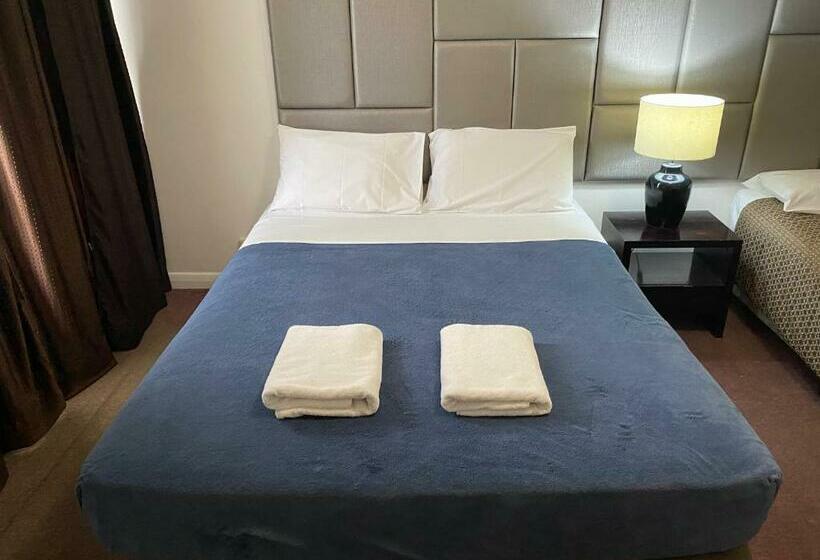 غرفة قياسية, Tollgate Motel