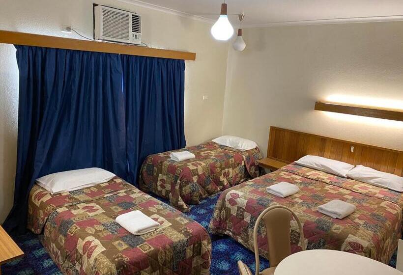 غرفة عائلية, Tollgate Motel