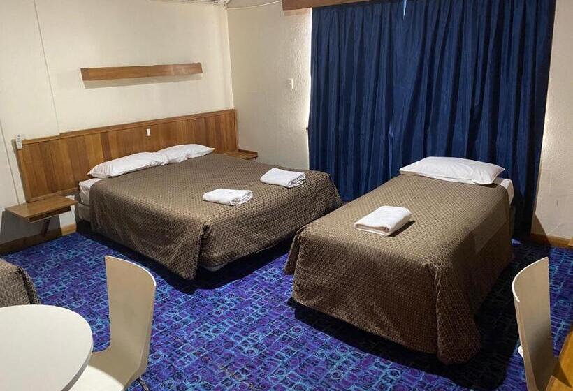 غرفة عائلية, Tollgate Motel