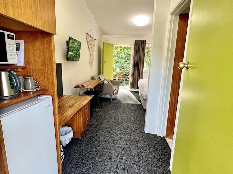 スーペリアールーム, Warburton Motel Where Mid Century Style Meets The Mountains