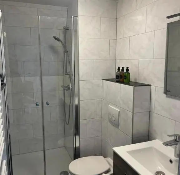 Huoneisto 2 Makuuhuonetta, Apartement Hotel Stays By Adm