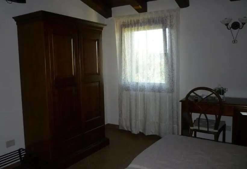Superior-huone Puutarhanäkymä, B&b La Villa Del Vecchio Platano