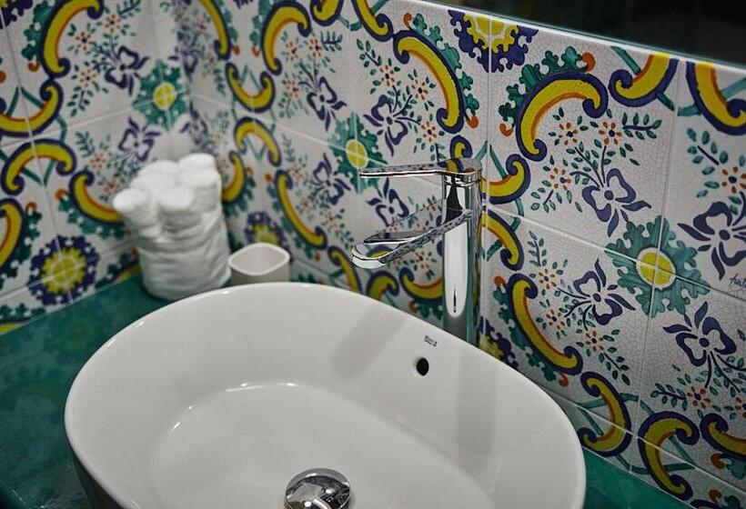 חדר דלוקס לשלושה, Trinacria Caccamo   Luxury Rooms