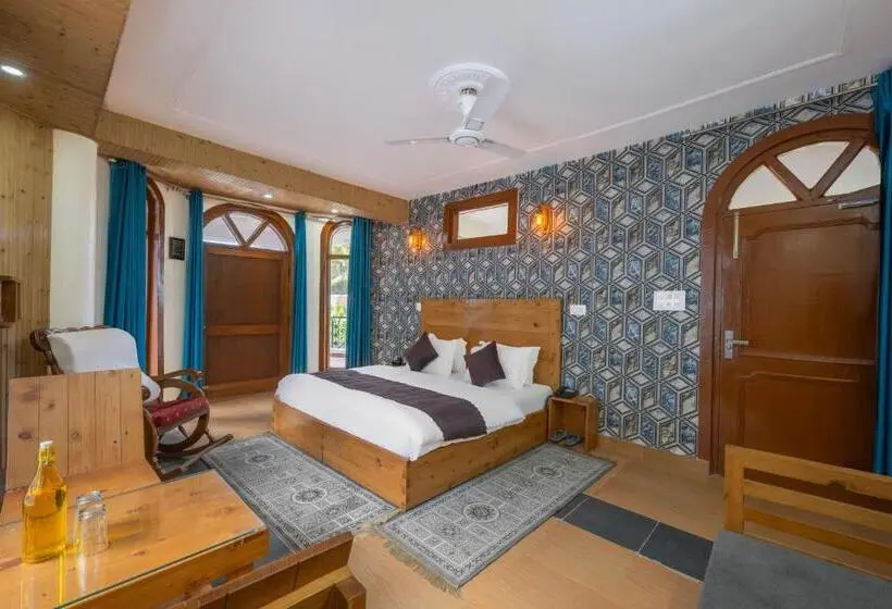 バルコニー付きデラックスルーム, Calm Cottage Kasauli Hills Barog