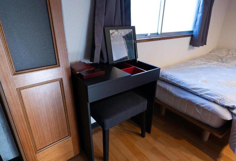 Standardrum Delat Badrum, Hostel Kuriya Osaka
