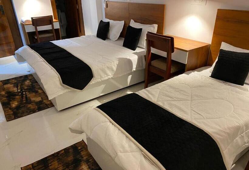 Трехместный Номер Deluxe, Royal Park Inn