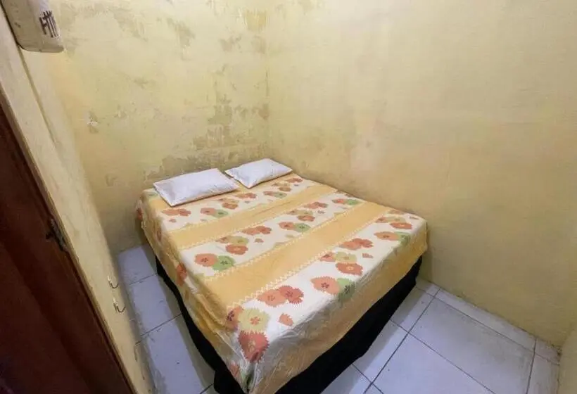 エコノミールーム, Spot On 93879 Wunut Homestay Syariah