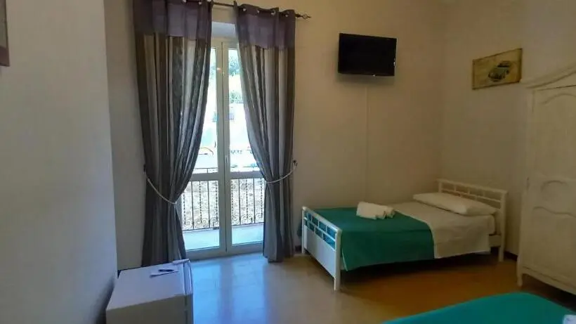 اتاق استاندارد سه تخته با بالکن, Mediterraneo