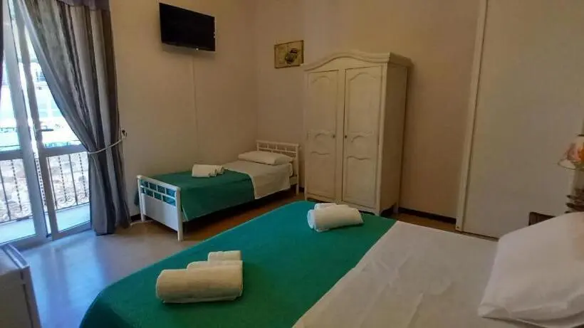 اتاق استاندارد سه تخته با بالکن, Mediterraneo