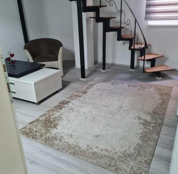 اتاق لوکس, Dm Hostel And Apartments