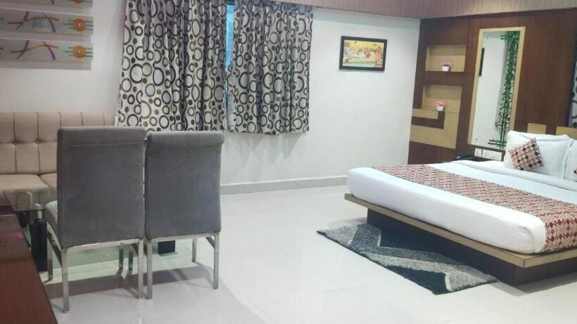 اتاق سوپریور با تخت بزرگ, Jk Residency