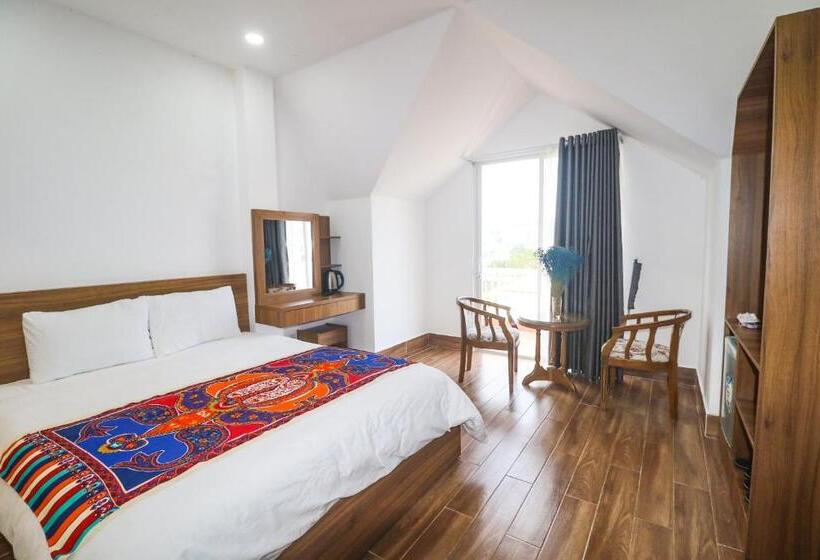 اتاق استاندارد با بالکن, đà Lạt Lahana