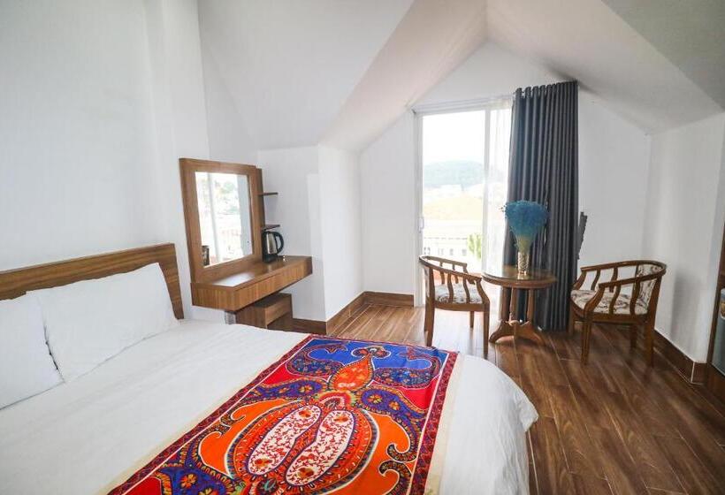 اتاق استاندارد با بالکن, đà Lạt Lahana