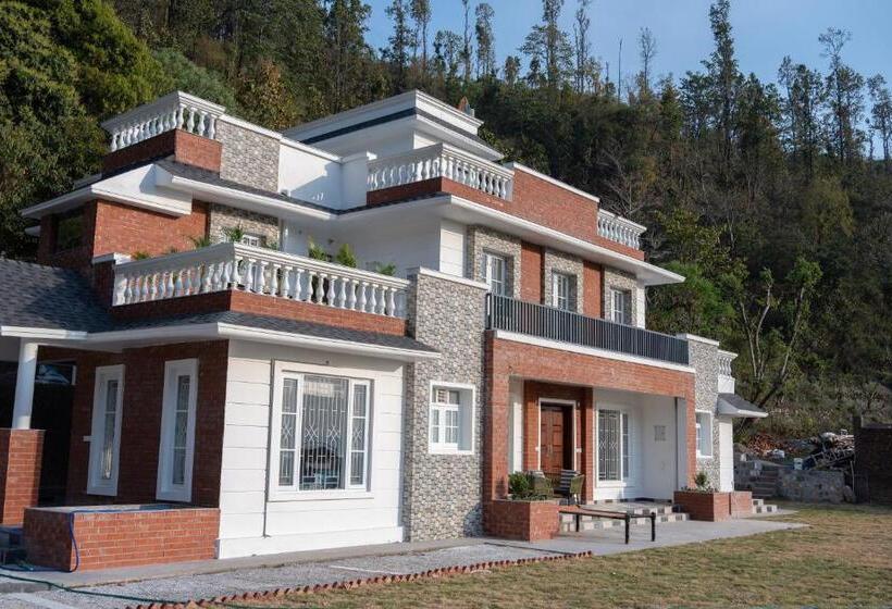 חדר סטנדרט לשלושה, The Chirpy Bungalow By Luho Leisure