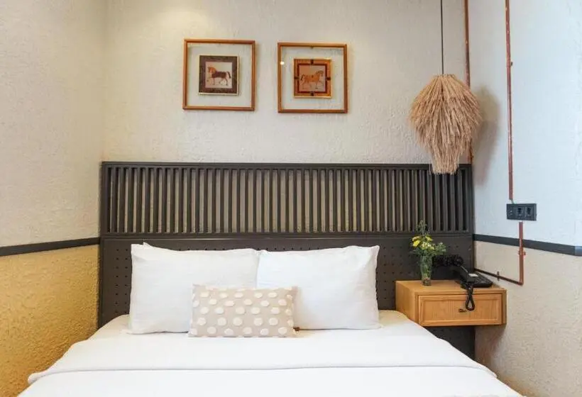 エコノミールーム, Qara Otel