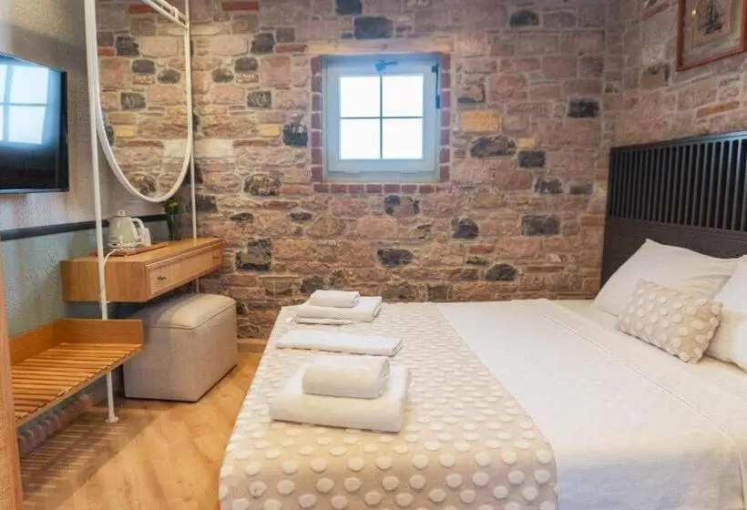 エコノミールーム, Qara Otel