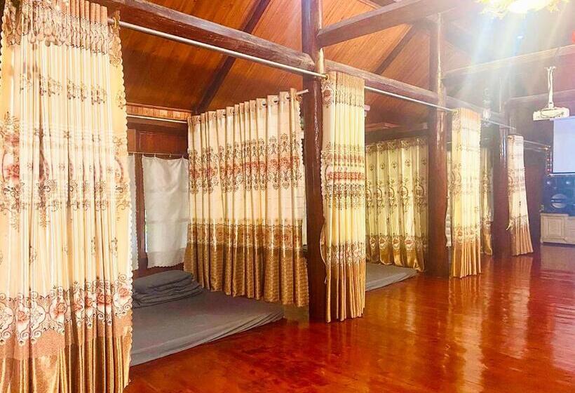 تختخواب در اتاق مشترک, J House