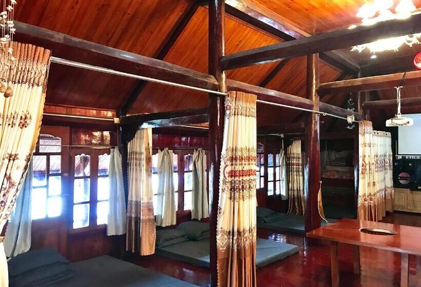 تختخواب در اتاق مشترک, J House