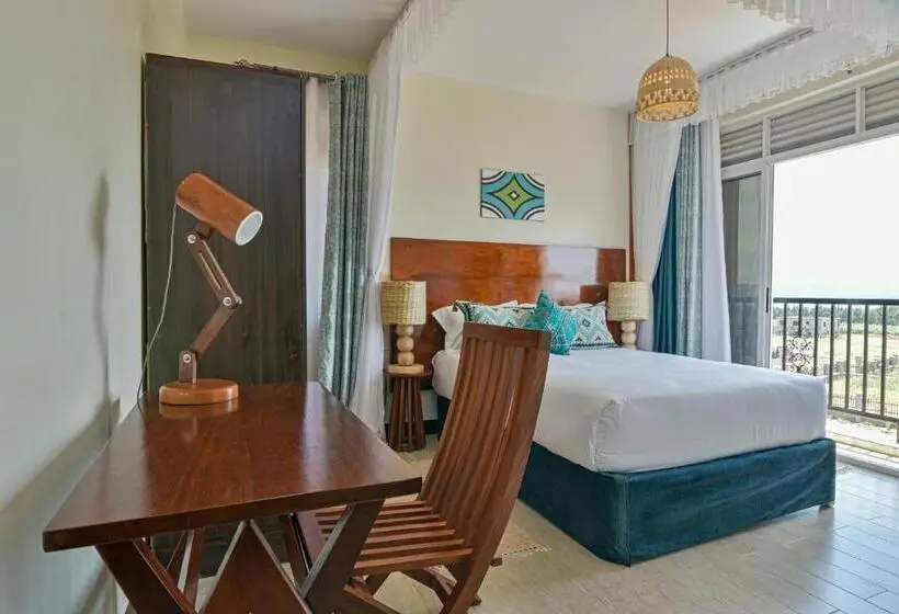 اتاق لوکس با بالکن و چشم‌انداز دریا, Residence 256 Kampala, Kigo