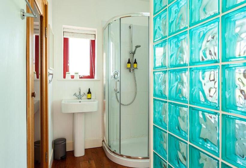 غرفة قياسية, Clare Island Lighthouse