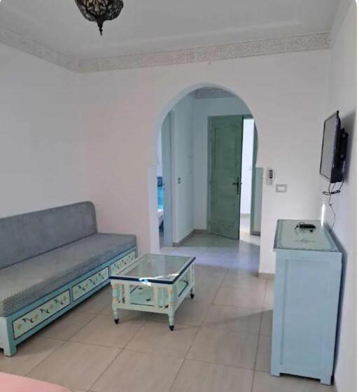 Трехместный Номер Стандарт Вид на Бассейн, Villa Izabelles