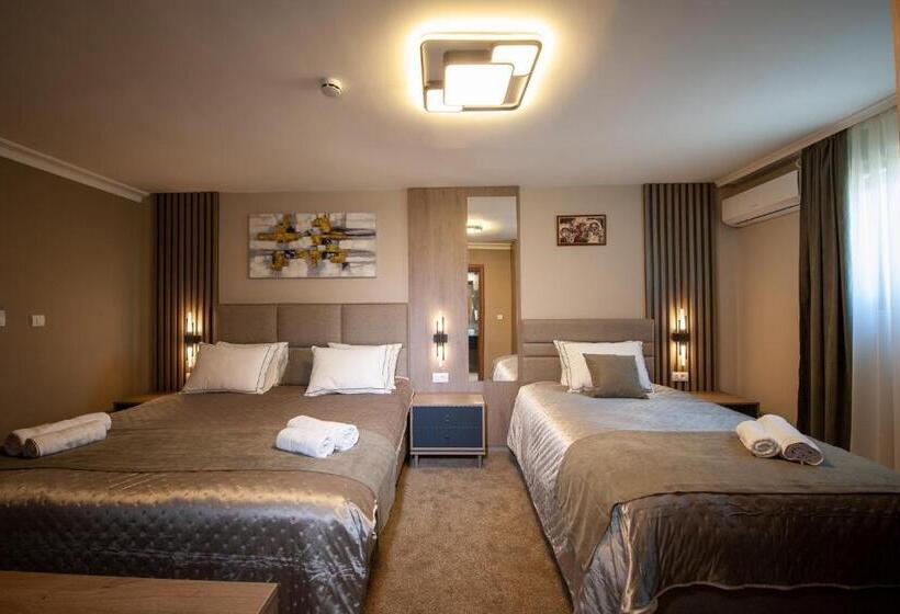 اتاق استاندارد سه نفره, Kralj