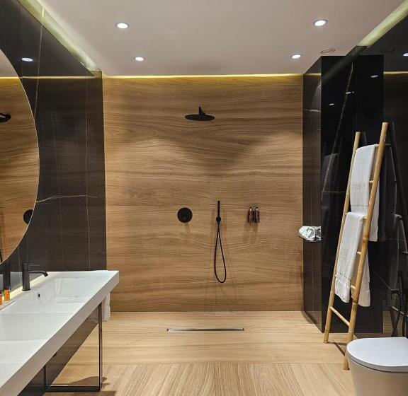 اتاق استاندارد, Las Tres Campanas