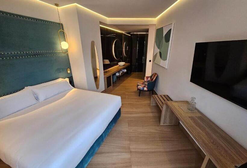 اتاق استاندارد, Las Tres Campanas