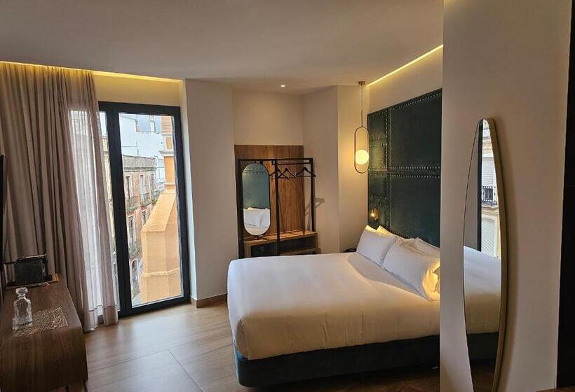 اتاق استاندارد, Las Tres Campanas