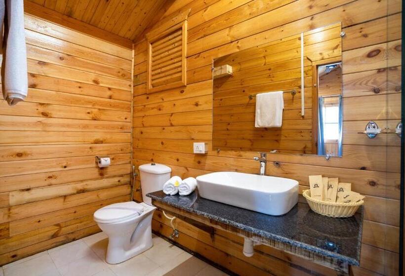 חדר דלוקס עם מרפסת, Sandwood Beachfront Resort